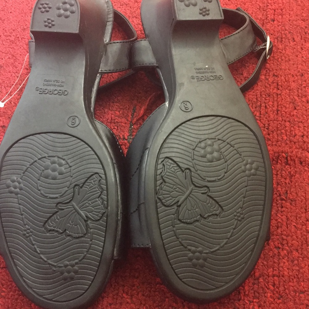 Shoes - Picture 4 of 4